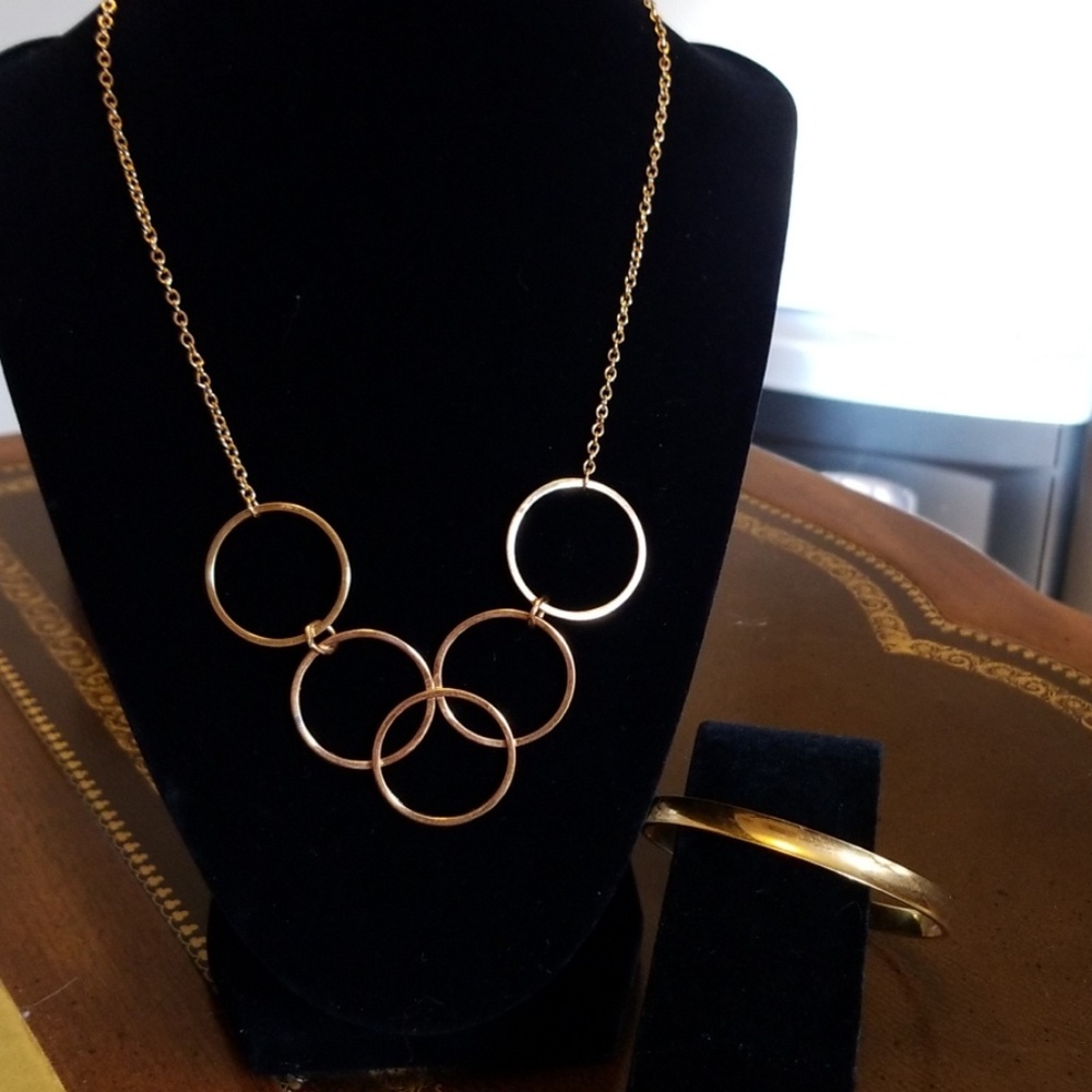 Vintage Avon necklace